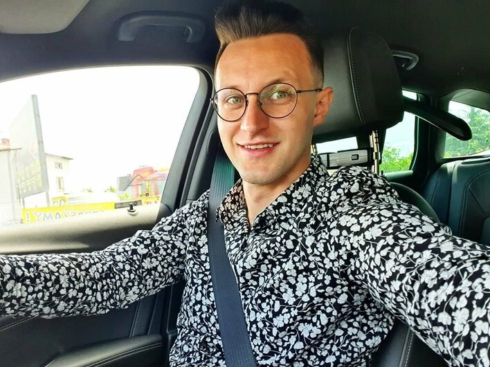 Dramat! Gwiazdor disco polo stracił głos! Jego stan zdrowia się znacznie pogorszył! 