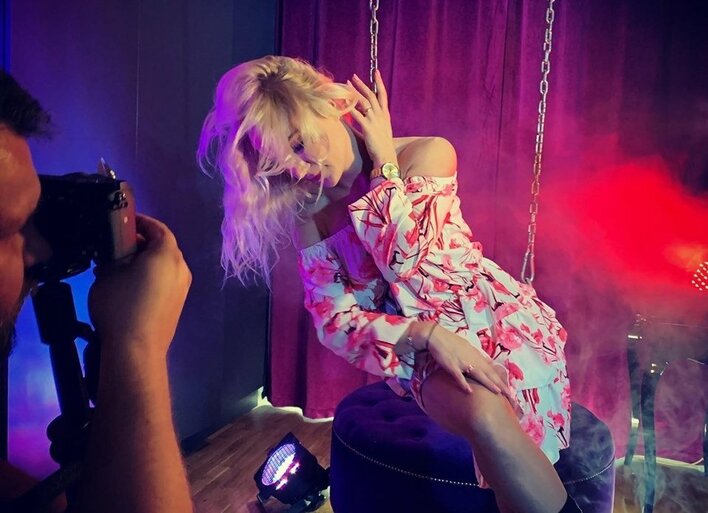 Dwa plus Dwa kręcą klip disco polo! Do sieci trafiły zdjęcia z planu zdjęciowego! 