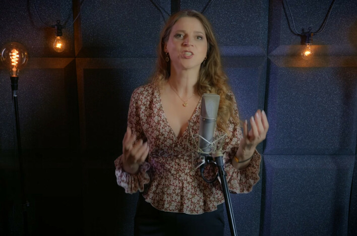 Edyta Jończyk – Nowa Ballada „Każdy Pomóc Może„ porusza serce

