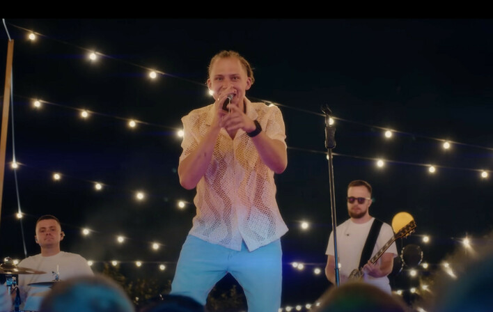 „Efekt motyla” od Dejwa robi furorę! Najnowszy hit artysty szybko zdobywa setki tysięcy wyświetleń