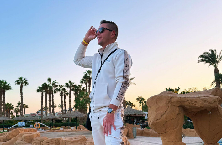 Elektryczna TESLA i różowe AUDI - tak Oskaro podbija disco polo! Czy trafi na szczyt?! 