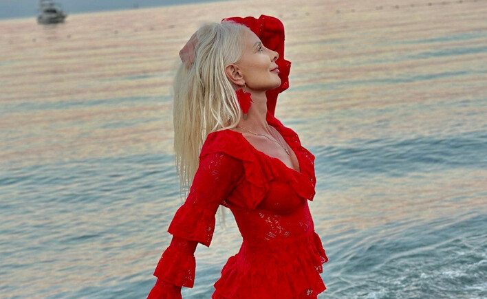 Elwira Mejk w czarującej czerwonej sukni! Opadną Wam szczęki!

