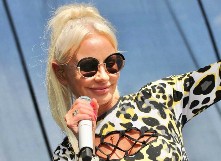 Elwira Mejk w gorącej odsłonie! Śliczna gwiazda disco polo odsłoniła ponętny biust! W sieci zawrzało!