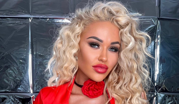 Emilia Klicka i jej charakterystyczne loki znów na jej głowie! Zobaczcie jak wygląda najbardziej ponętna tancerka disco polo!