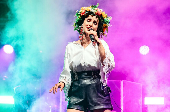 Emilia Sanecka: Niezwykła Wokalistka Daj To Głośniej! Poznaj  bliżej gwiazdę disco polo! Wiek, kariera, życie prywatne! 