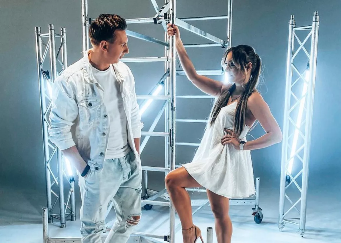 Przedpremiera Enjoy - Daj mi jakiś znak! Paula i Jarek Nowotniak podbiją świat disco polo?