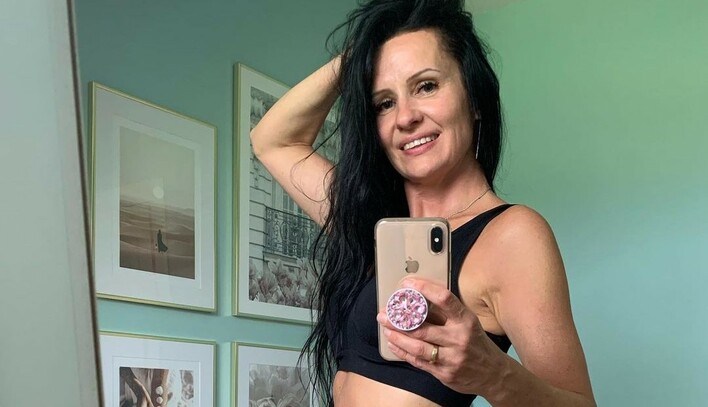 Wokalistka disco polo pokazała się w skąpym bikini odsłaniając ponętne ciało! Gorące zdjęcia królowej disco polo podbijają sieć! 