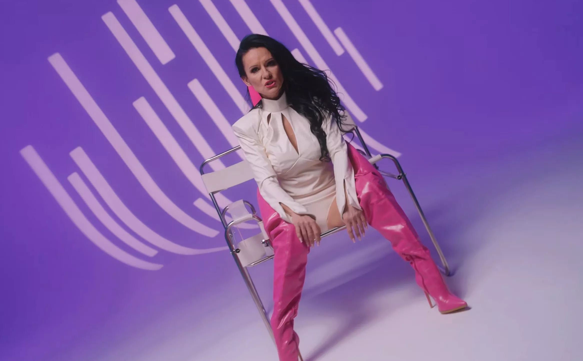 Etna wydała nowy singiel „Zabieraj graty"! Zobacz nowość!