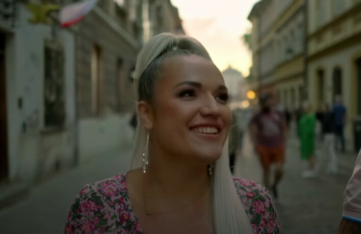 EwelinS podbija serca fanów disco polo! Nowy singiel „Dziś Ciebie Chcę„ dostępny i zbiera pozytywne oceny!
