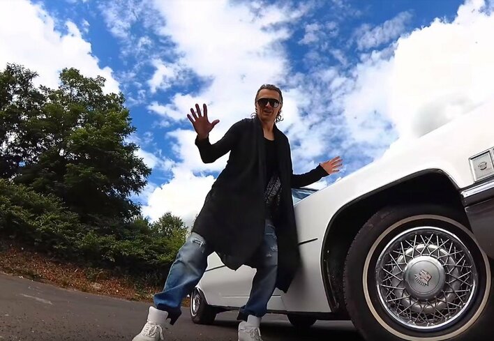 Fan-Tastic - Obcisłe Jeansy | Premiera klipu