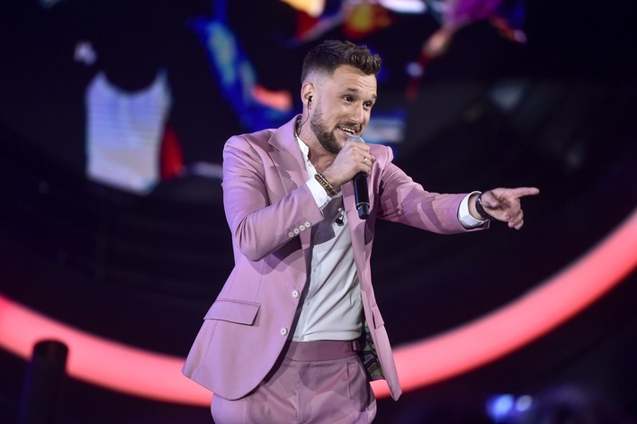 Fani oszaleli! Karol Zawrotniak (Defis) fenomenalnie wykonał jeden z najpopularniejszych utworów Krzysztofa Krawczyka.