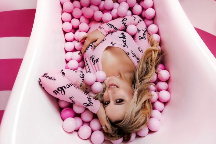 Fani ślicznej wokalistki odliczają dni do jej niezwykłej premiery! To będzie naprawdę gorąca nowość disco polo! 