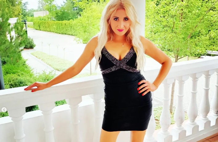 Fani wstrzymali oddech! Znana wokalistka disco polo odsłoniła zgrabne ciało!