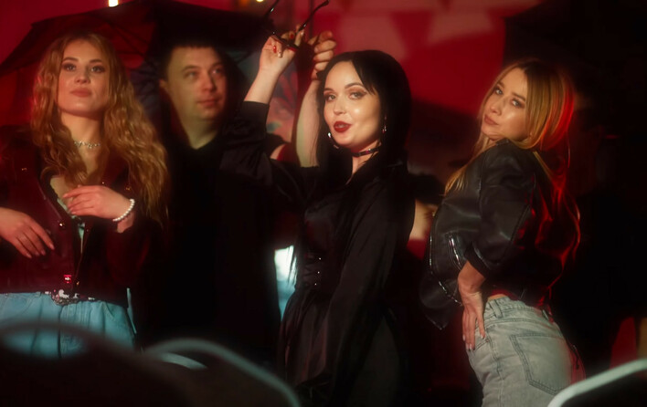 ”Fashion Queen” – nowy utwór Kayli to manifest kobiecej siły i stylu! Tak wygląda nowoczesne disco polo w 2025 roku

