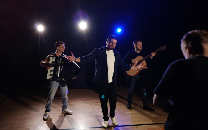 Finalista DiscoStar Łukasz „Dragan” Paczkowski zaprezentował „Tyro Muj”. Autorski utwór po romsku