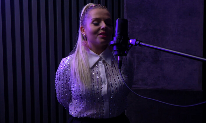 Nie ma sobie równych?! Utalentowana wokalistka w hicie disco polo!  Jak wyszło? Utwór Halo Księżniczko zyskał nowe życie!