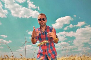 Formacja Pertti nagrała teledysk do nowej piosenki pt. "Kocham Cię najmocniej" | VIDEO