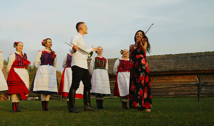 Fox Folk z nowym hitem „Śliczne Dołeczki” – fani disco polo zachwyceni!
