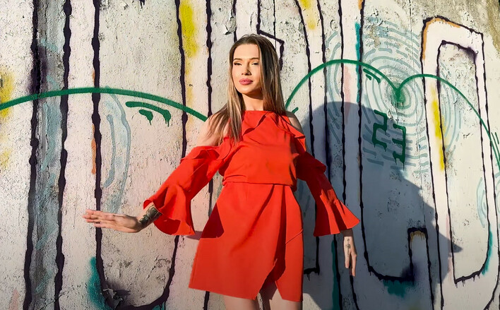 Premiera: Freestyle i jego letni hit – Czerwona Sukienka zachwyca fanów disco polo!

