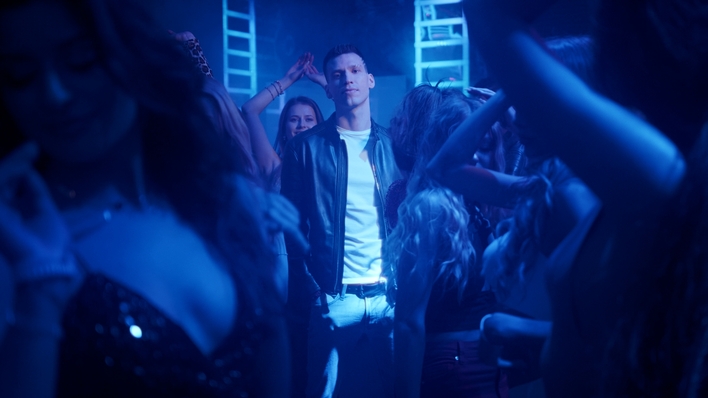 Genialna premiera od zespołu Bayera! To prawdziwe disco polo! To będzie HIT TEGO ROKU? Posłuchajcie nowości pt. „Zabawmy się„