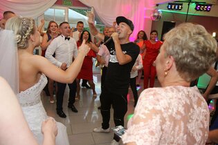 Gesek zaszokował gości weselnych