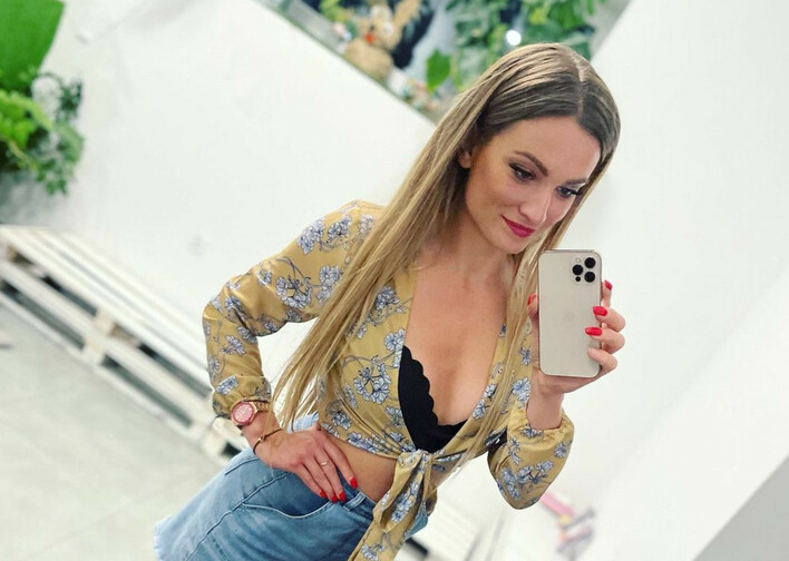 Głęboki dekolt i bielizna czarują! Paulina Banaszek Energy Girls - Oto zdjęcia, które wstrząsnęły fanami! Zobacz, jak artystka odkrywa swoją gorącą stronę!