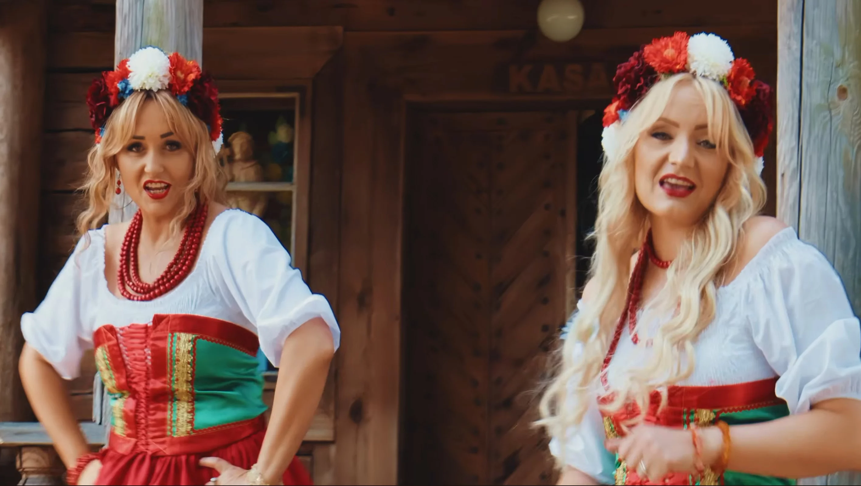Golden Ladies nakręciły teledysk „Zielona Puszcza" w Skansenie Kurpiowskim w Nowogrodzie