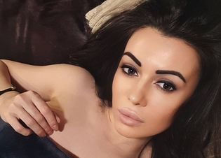 Mega gorąca fotka prosto z łazienki. Gwiazda disco polo kusi w samym ręczniku! 