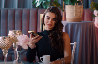 Gorąca premiera! Anastasiia Zakhandrevych - Barbie! Oto debiut, który porwał świat!