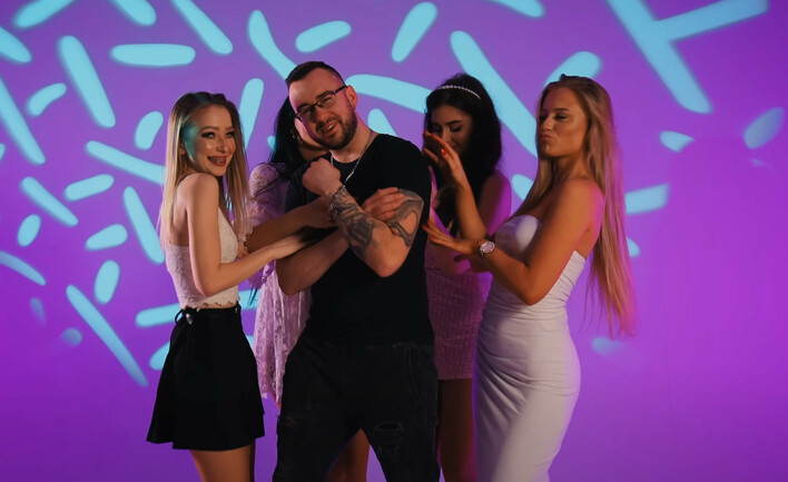 Gorąca premiera! Bartii i jego nowy przebój ”Dziewczyno” to hit na 2025 rok?