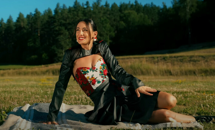 Gorąca premiera: Czy „Dziś Ci dam” od FolkShow Justyny Lubas zostanie przebojem lata?