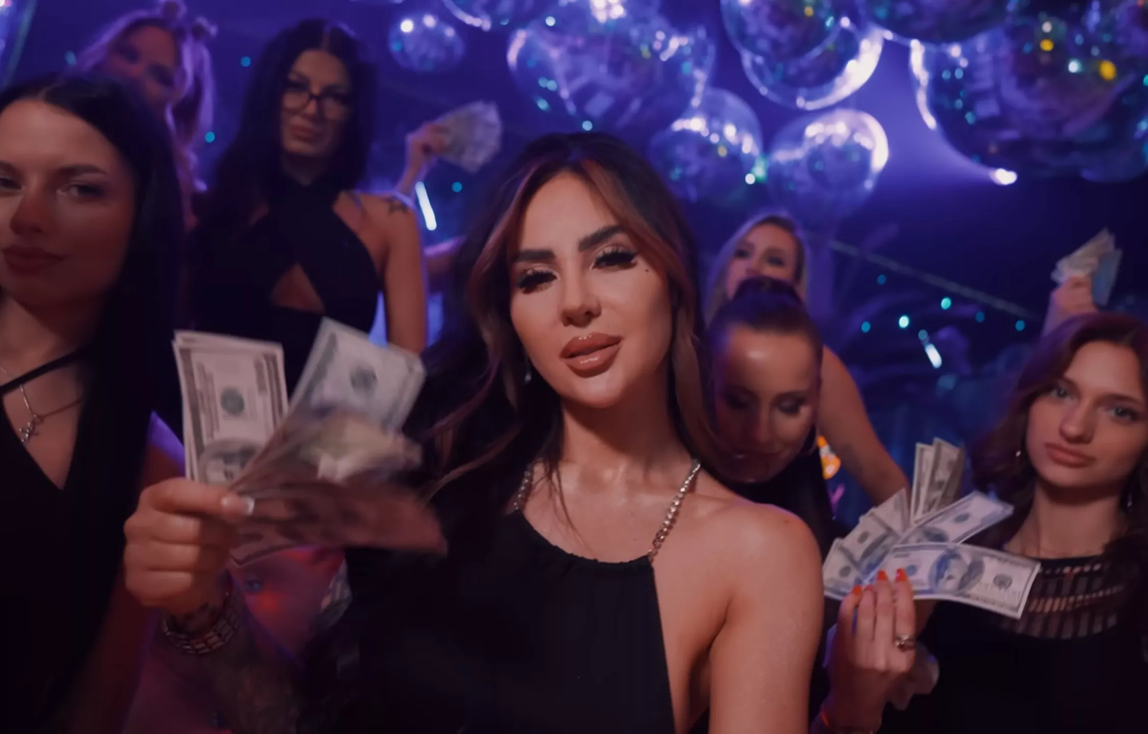 Gorąca premiera Klaudia Zielińska „Zamykasz oczy”! Zobaczcie nowość