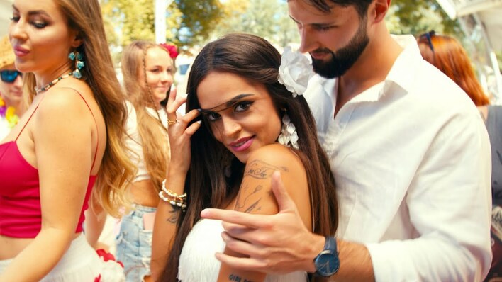 Gorąca premiera od ENI: „Bailando„ – rytmiczny hit na koniec lata 2024!
