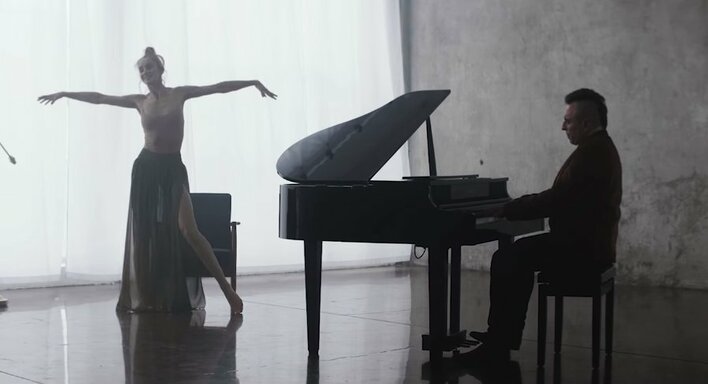 Gorąca premiera od Pawła Dudka i jego zaskakująca "Kawa" | VIDEO