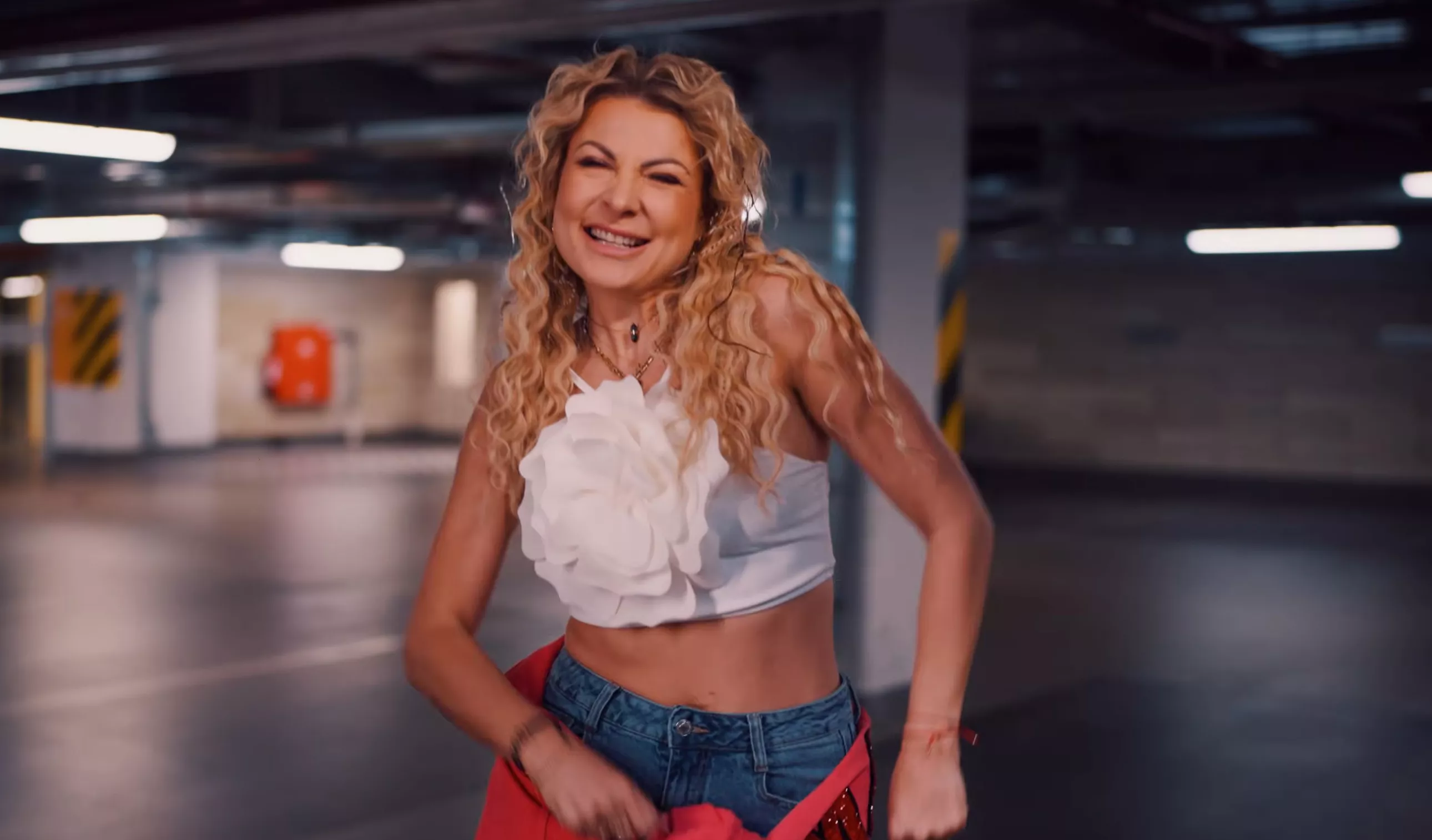 Gorąca premiera Pięknych i Młodych! Magda Narożna z teledyskiem „Nie daj się prosić"