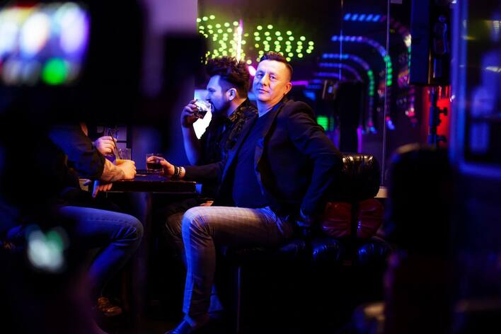 Powrót do korzeni! Gorąca premiera w branży disco polo Impuls pt. „Całuj mnie tak„! 