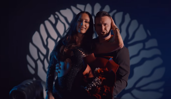 Gorąca premiera w disco polo. Extazy pokazuje „Pragnę Twojej miłości”, a w teledysku pojawia się piękna brunetka