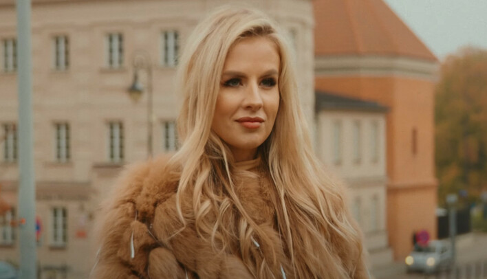 Gorąca premiera! Żaneta Chmielewska zaprezentowała utwór ”Tylko ja”

