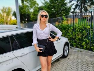 Gorąca sesja w basenie! Ponętna wokalistka disco polo odważnie odsłoniła swoje wdzięki! 