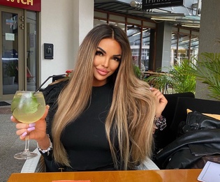 W sieci zawrzało! Bardzo gorąca stylizacja ślicznej gwiazdy disco polo rozpaliła zmysły fanów!