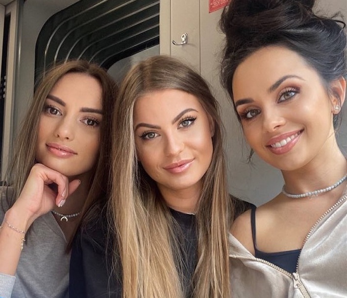 Gorące foto pięknych gwiazdeczek disco polo! Bardzo odważne stroje artystek disco polo oczarowały internet! 