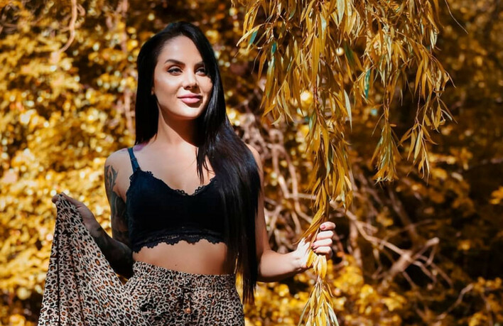 Mocne zagranie nagością?! Urocza gwiazda disco polo pokazała piersi! Fani „Sama słodycz„