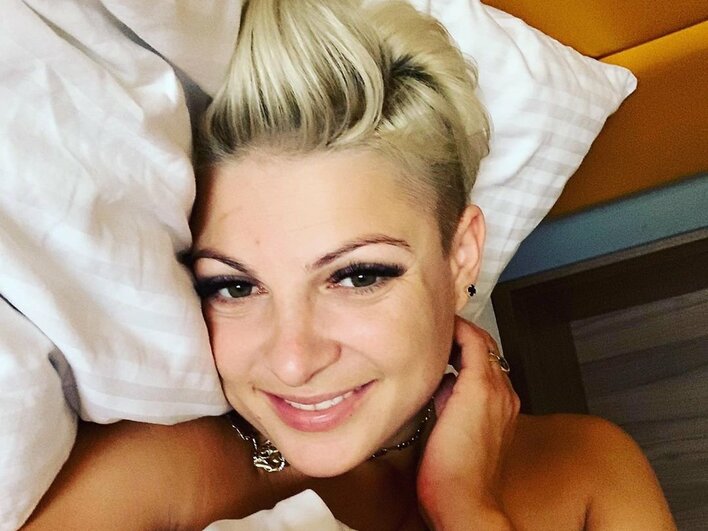 Gorące zdjęcie Magdaleny Narożnej (Piękni i Młodzi). Materiał z łóżka robi furorę w sieci!