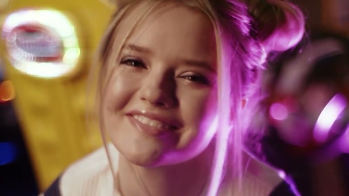 Grupa Amora cały czas zaskakuje! Kolejna niezwykła premiera pt. „Co znaczy kochać„