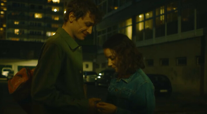 Grupa Amora zaskakuje nowym singlem! Zmiana stylu i miłosny przekaz w utworze ”Było mi źle”„