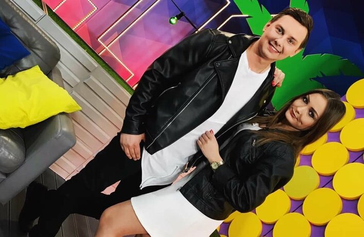 Grupa disco polo zagrała mini koncert w pokoju! Tak brzmią ich przeboje w niesamowitej wersji!