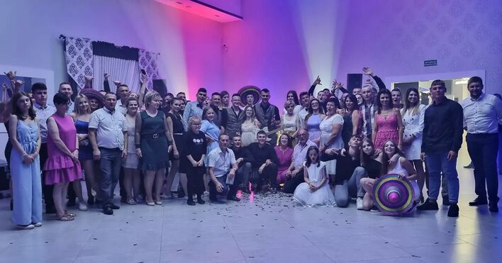 Czy disco polo jest wciąż popularne?! Zobaczcie jak przy hitach grupy Playboys bawi się młodzież! 