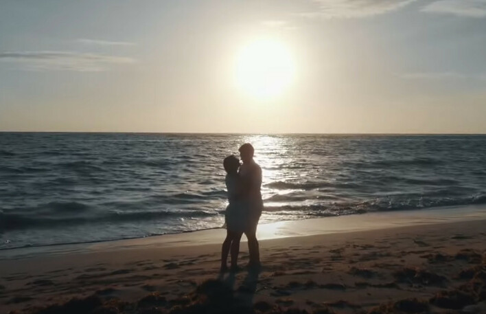 Turkusowe morze i szum fal! Gwiazdy disco polo Grupa Amora zaskakuje swoich fanów nowym projektem! Ta premiera to HIT?!