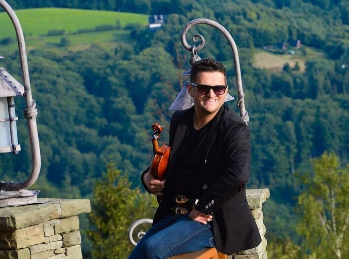 Gwiazdor disco polo igra z niebezpieczeństwem?! Artysta przyznał się do nietypowej pasji!