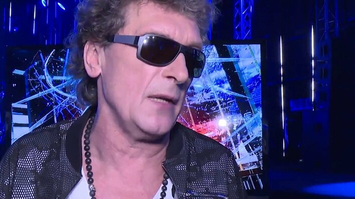 Gwiazda disco polo jako Janusz Panasewicz (Lady Pank) Fani oczarowani, jury niekoniecznie | VIDEO